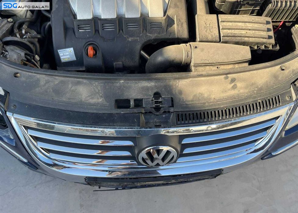 Grila cu Sigla Emblema de pe Bara Spoiler Fata Volkswagen Touran 1T2 2007 - 2010 Cod 1T0853651D [B4378]