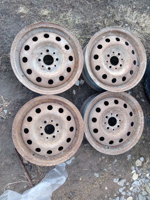 Продам комплект колёс на r14