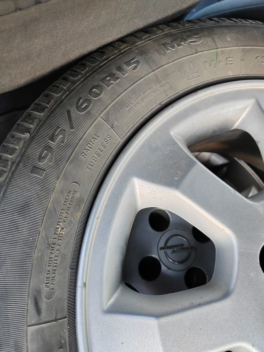 Vând cauciucuri all season Opel cu jante aluminiu, 195 /60 R15