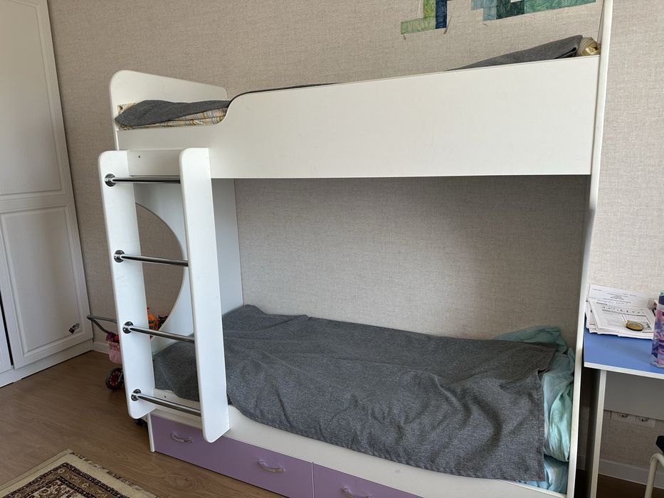 Двухъярусная кровать