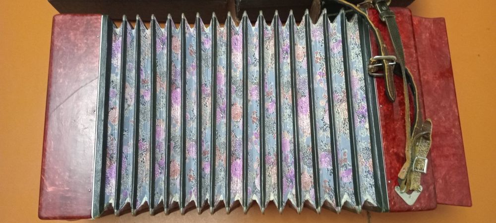 Гармонь с регистрами продам