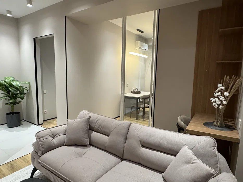 Яккасарайский р-н, ТЦ Некст 2х ком ор-р Улица Бобура