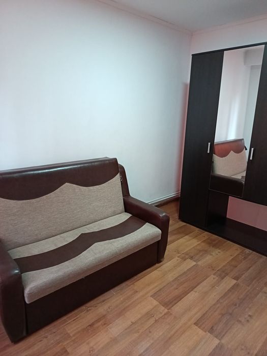 Apartament  4 camere de inchiriat, Slatina, Str Prelungirea Primaverii
