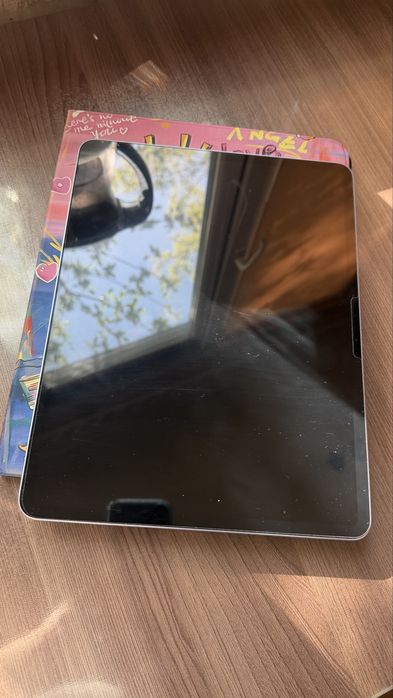 Продам ipad air 2025