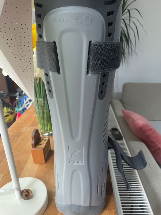 Orteza glezna Ossur Rebound Air Walker M fractura glezna