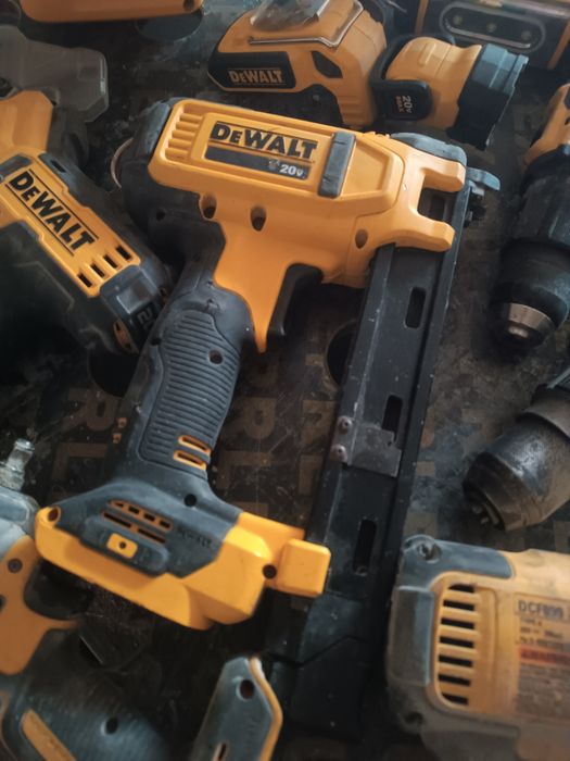 Инструмент девальт DeWalt