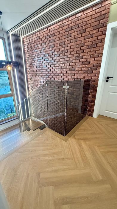 Firmă specializata Lucrări în constructi interioare si exterioare