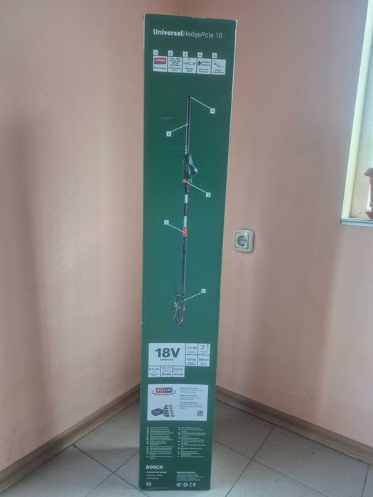 Акумулаторна телескопична ножица за жив плет Bosch Universalhedgepole