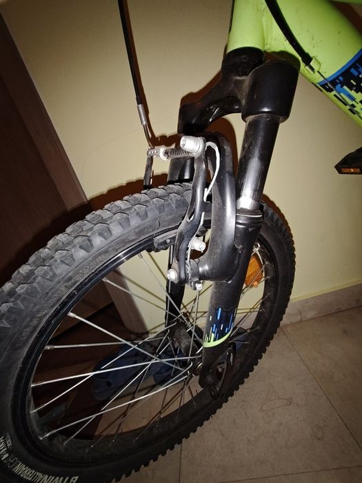 Продавам детски велосипед Rockrider st500 20i