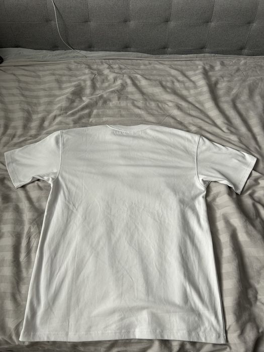 Бяла тениска на найк с лого на скорпион (Loose fit)