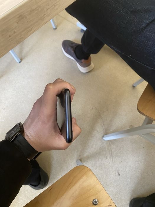 IPhone XR срочно продам