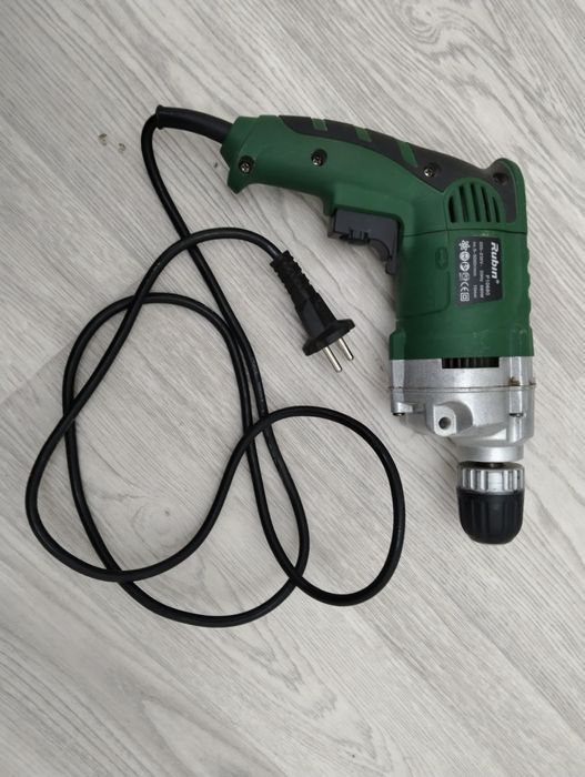 Электрическая дрель