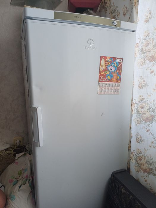 Продам морозильник