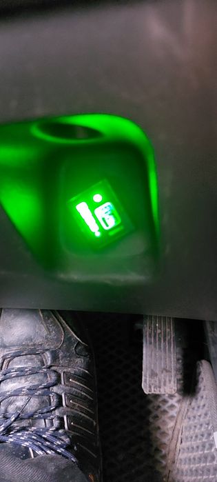 Продам Митсубиси каризма