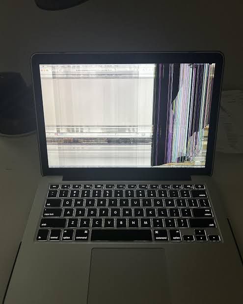 Apple Macbook Air/Macbook Pro.