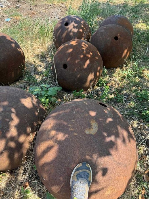 Vindem bile din otel cu diametrul de 90 cm