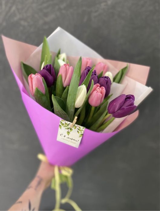 Тюльпаны на 8-е Марта