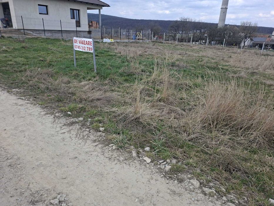 teren intravilan 803 mp strada Iasului