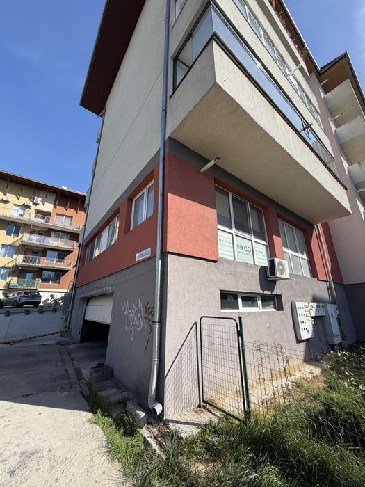 Spatiu comercial strada Frunzisului 108