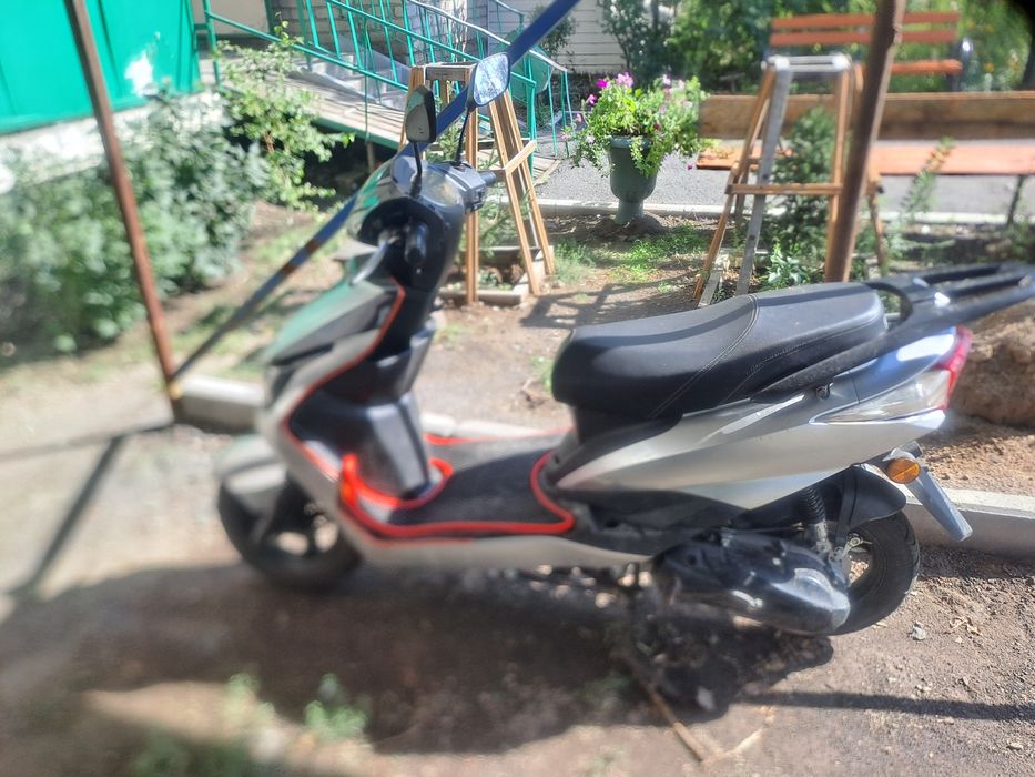 Продам скутер м8