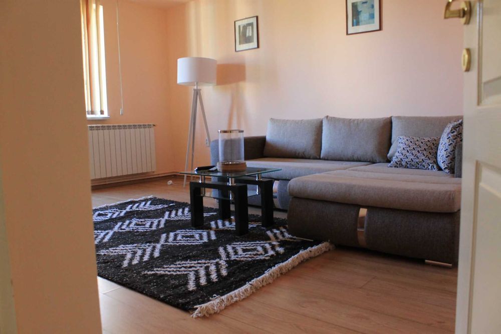 Inchiriez apartament 3 camere