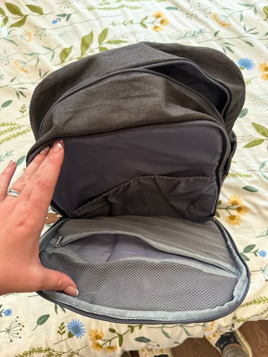 Бебешка раница Dikaslon – с подложка за преповиване и аксесоари