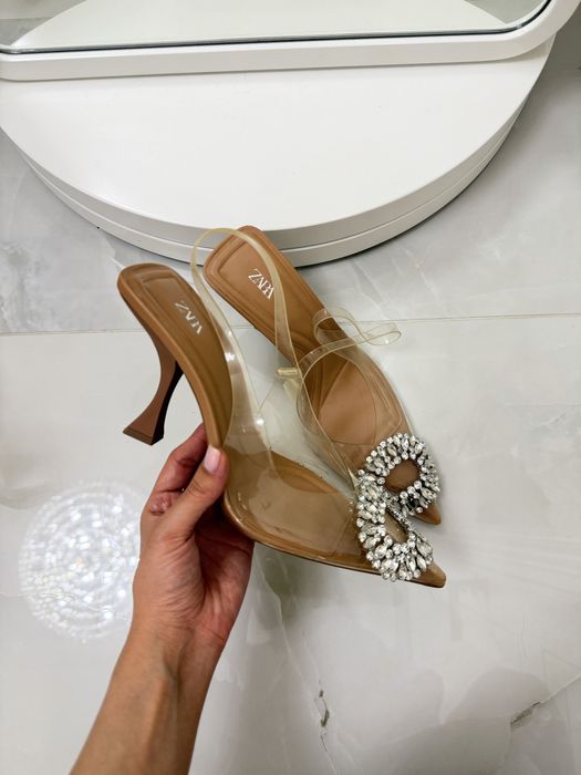 Туфли ZARA,стильные и удобные, отличное состояние.Размер 37