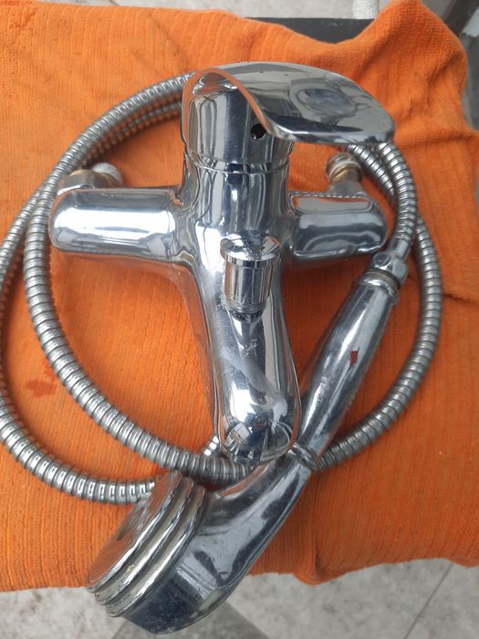 Счётчик для воды. 60 000т.с. Смесители для кухни ,раковины и ванны