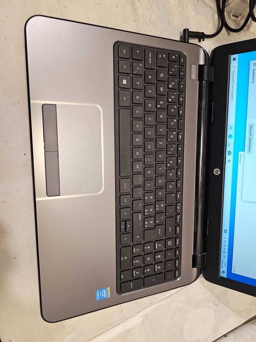 HP 250 G3 TPN-C117 Intel I3 generatia 4a 4gb ram