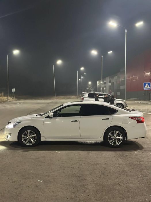 Продам автомобиль Ниссан Теана