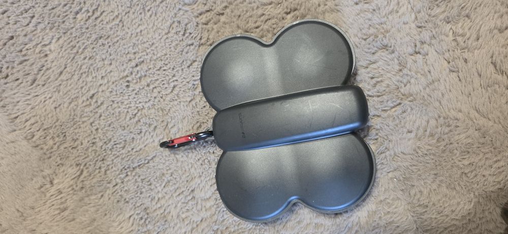 Vând DJI Neo pachetul Fly More Combo plus Asigura DJI Care 2 ani