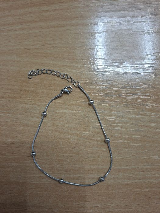 Гривна с топчета