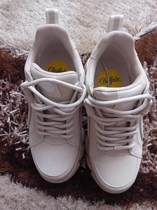 Vând adidași BUFFALO nr.37