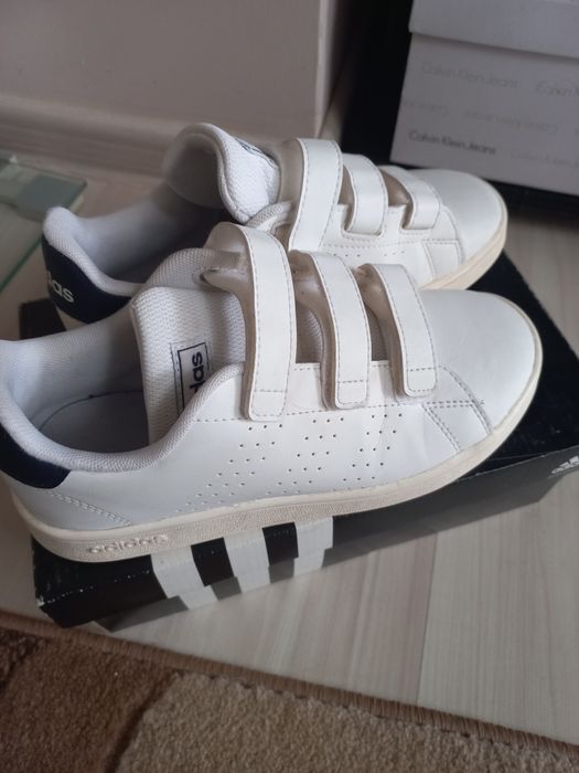 Маратонки adidas 34 eur