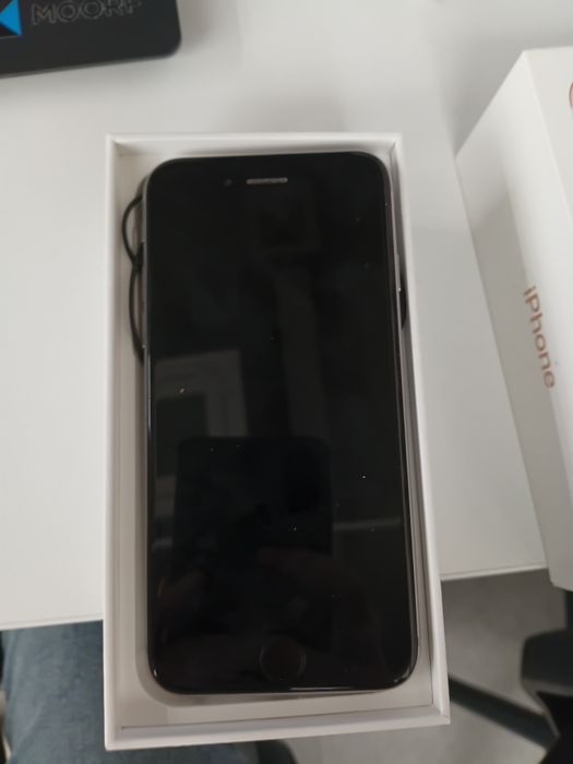 Айфон 6S в хорошем состоянии