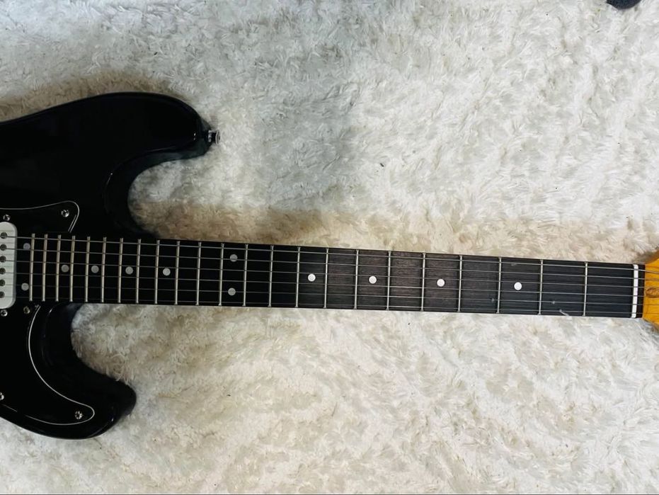 Електрическа китара тип Stratocaster