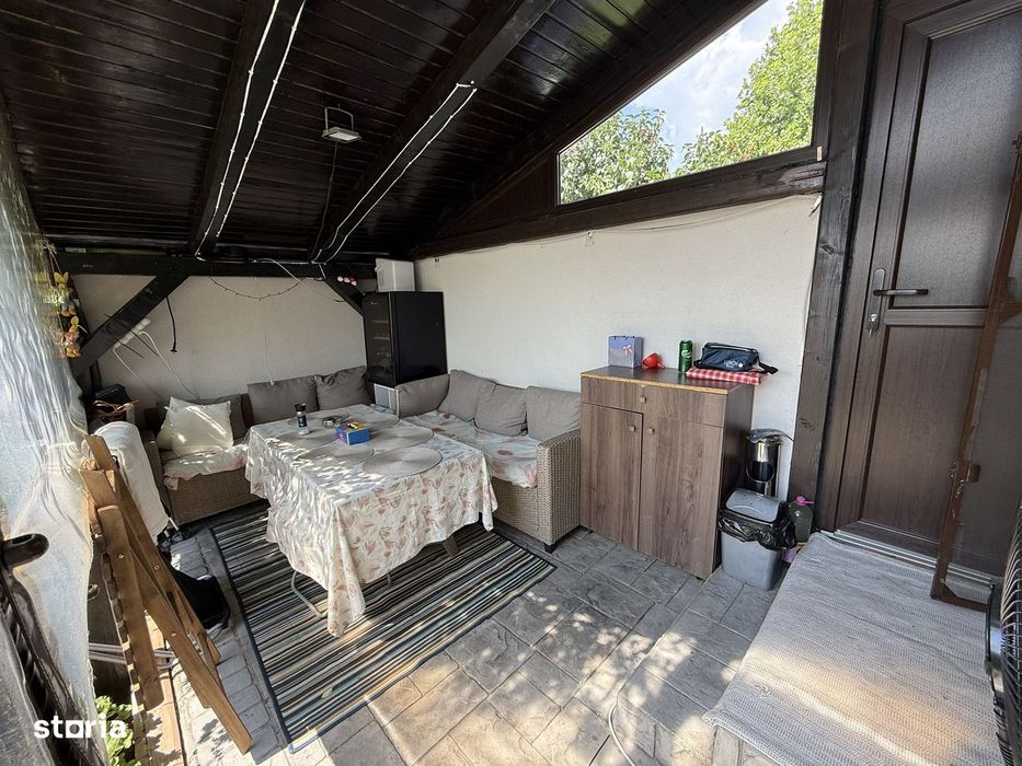 Casa de vanzare, partial mobilata, la strada, Valea Adanca
