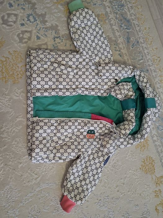 Продам куртку весенний девочке