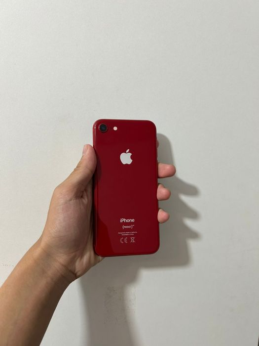 Продам iPhone 8.