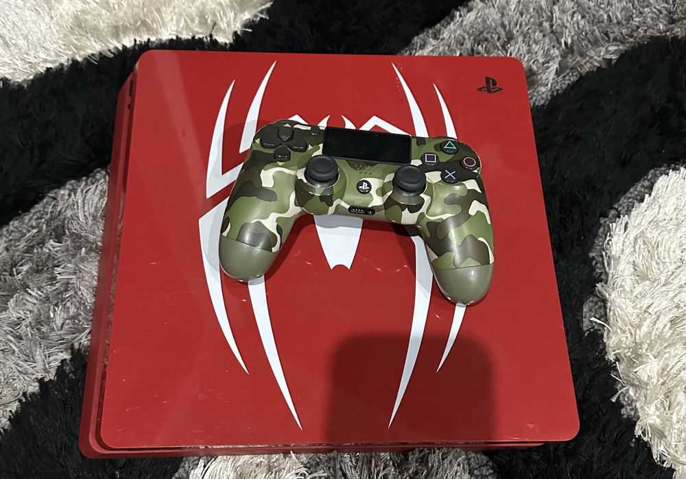 Vand PS4 SLIM /1 TB  memorie