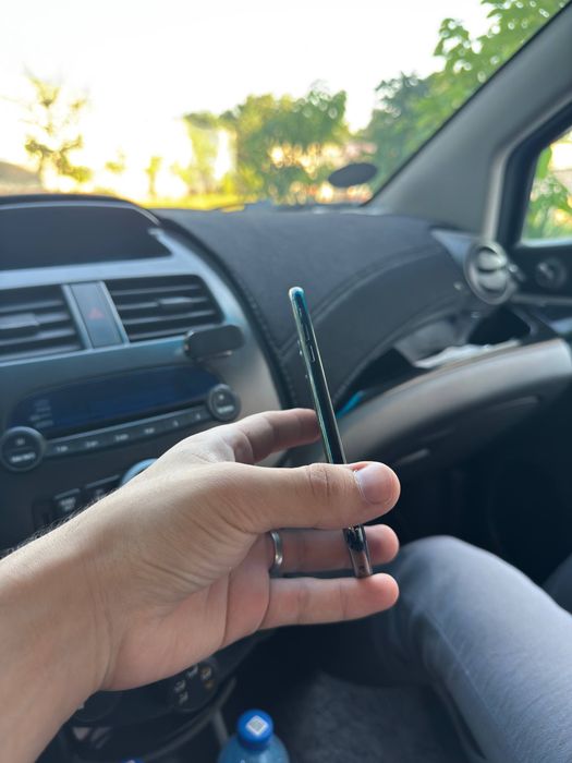 iPhone 11 pro SROCHNA