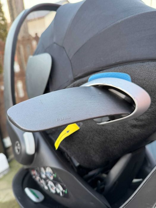 Scoica Cybex Platinum Cloud Z i-Size black + baza izofix 360