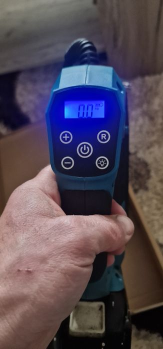 Scule pentru baterii Makita