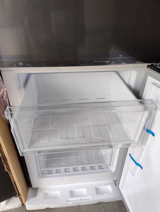 *Ново* Комбиниран Хладилник с долен фризер CHIQ 185.5 см No Frost