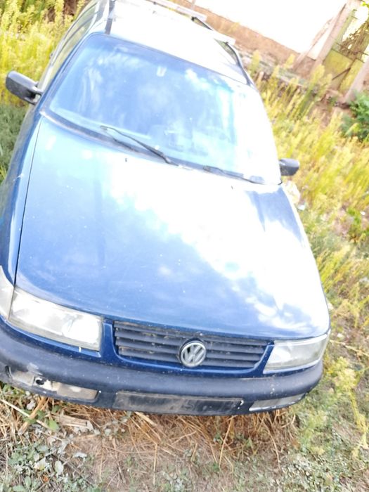 Продава се на части Volkswagen Pasat B3 1.8 бензин