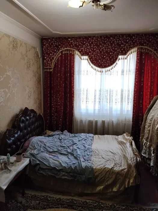 Продаётся 3/1/4 Ялангач среднее состояние 72м2