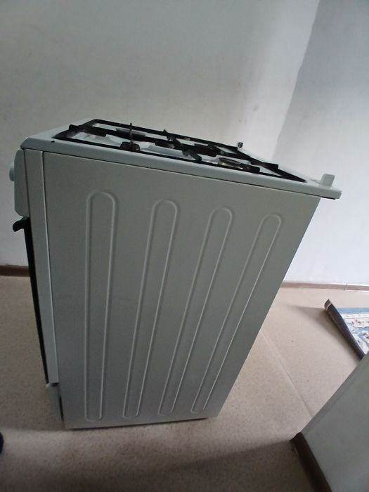 Газ плита новый.