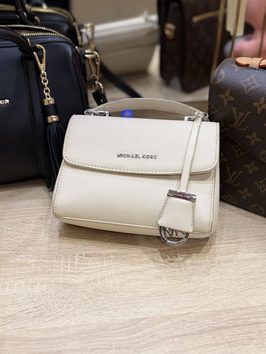 Сумки Michael Kors Ava, LV Pochette Metis