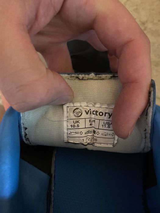 Спортни бутонки Victory