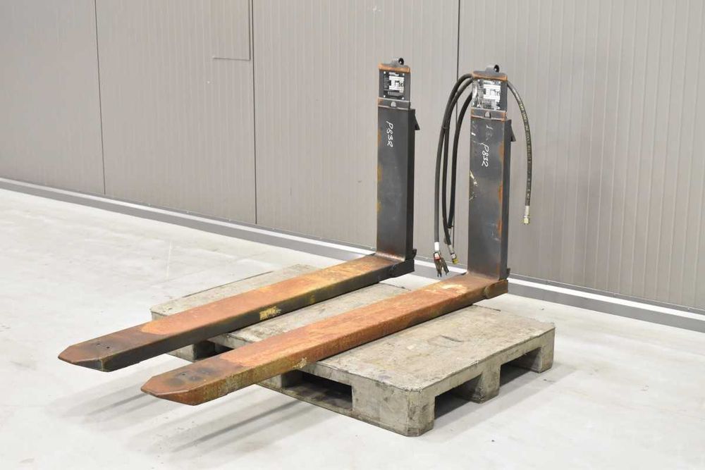 Atasament stivuitor lame extensibile hidraulic